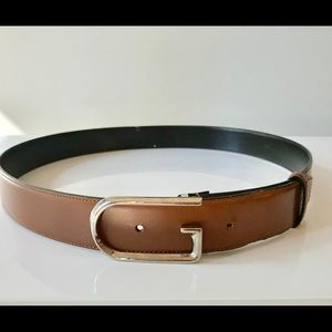 Gucci brown leather belt w/ silver G hardware.